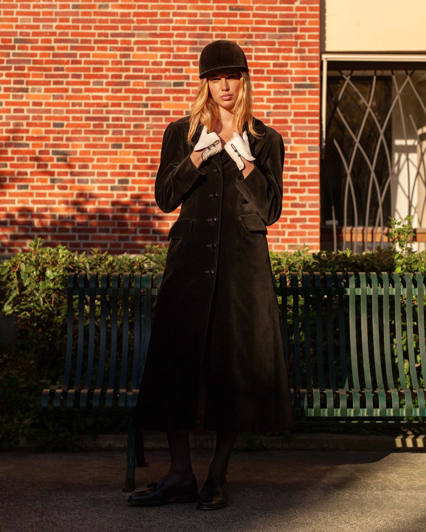 FALLON-coat-pacorabanne-black-velvet-1970s-vintage-women-luxury-clothing-rare-fashion-curated-art-collection00004