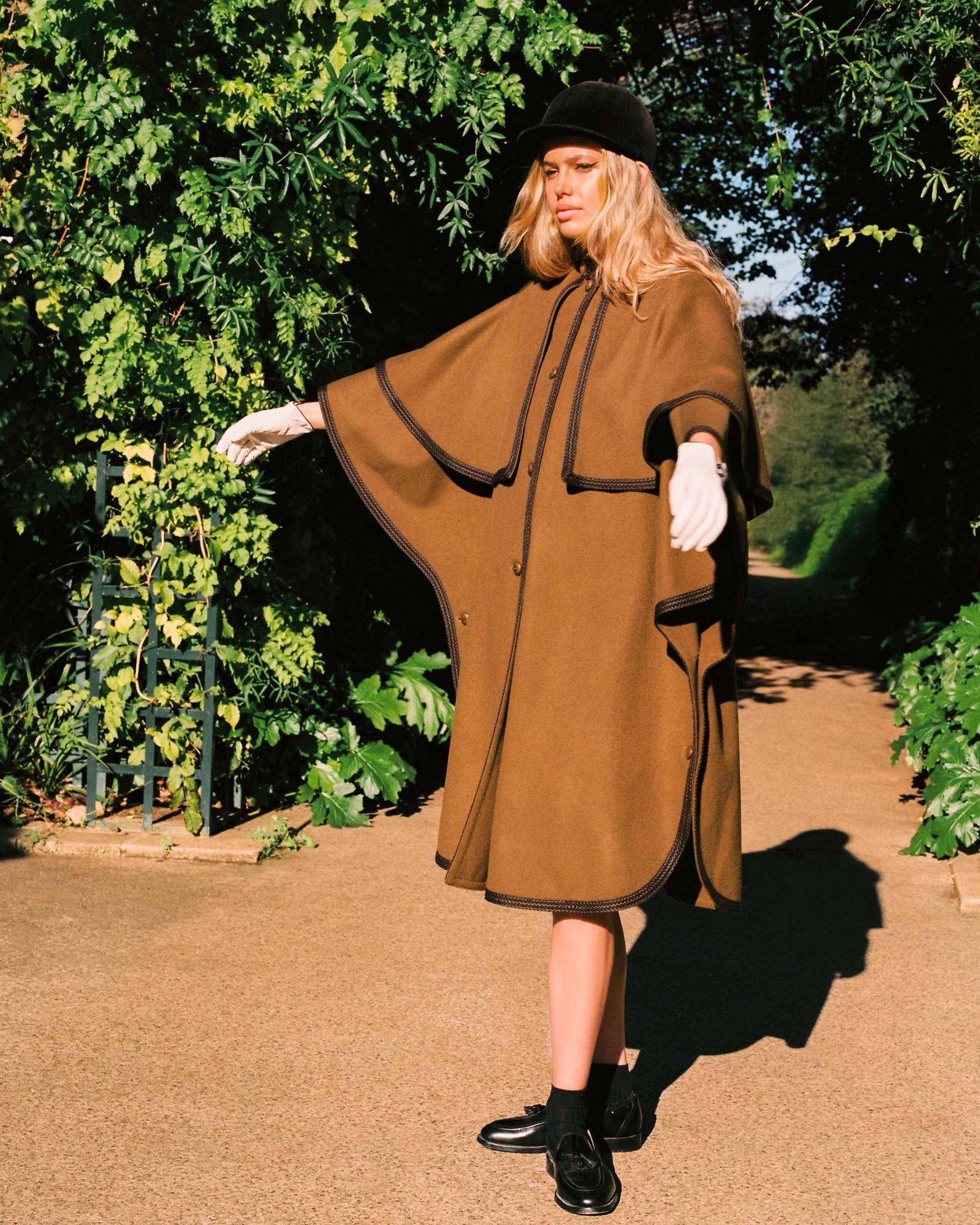 FALLON-coat-cape-yvessaintlaurent-ysl-brown-wool-vintage-women-luxury-clothing-rare-fashion-curated-art-collection00001