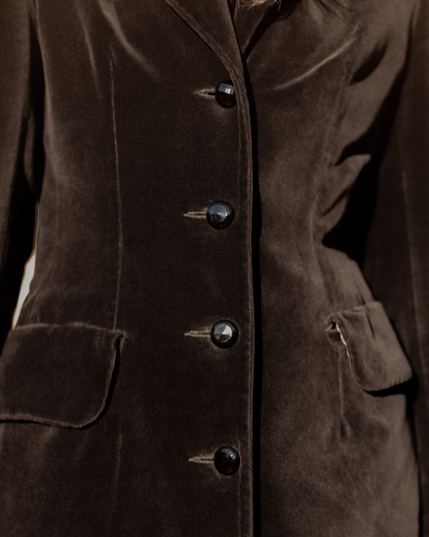 FALLON-coat-pacorabanne-black-velvet-1970s-vintage-women-luxury-clothing-rare-fashion-curated-art-collection00004