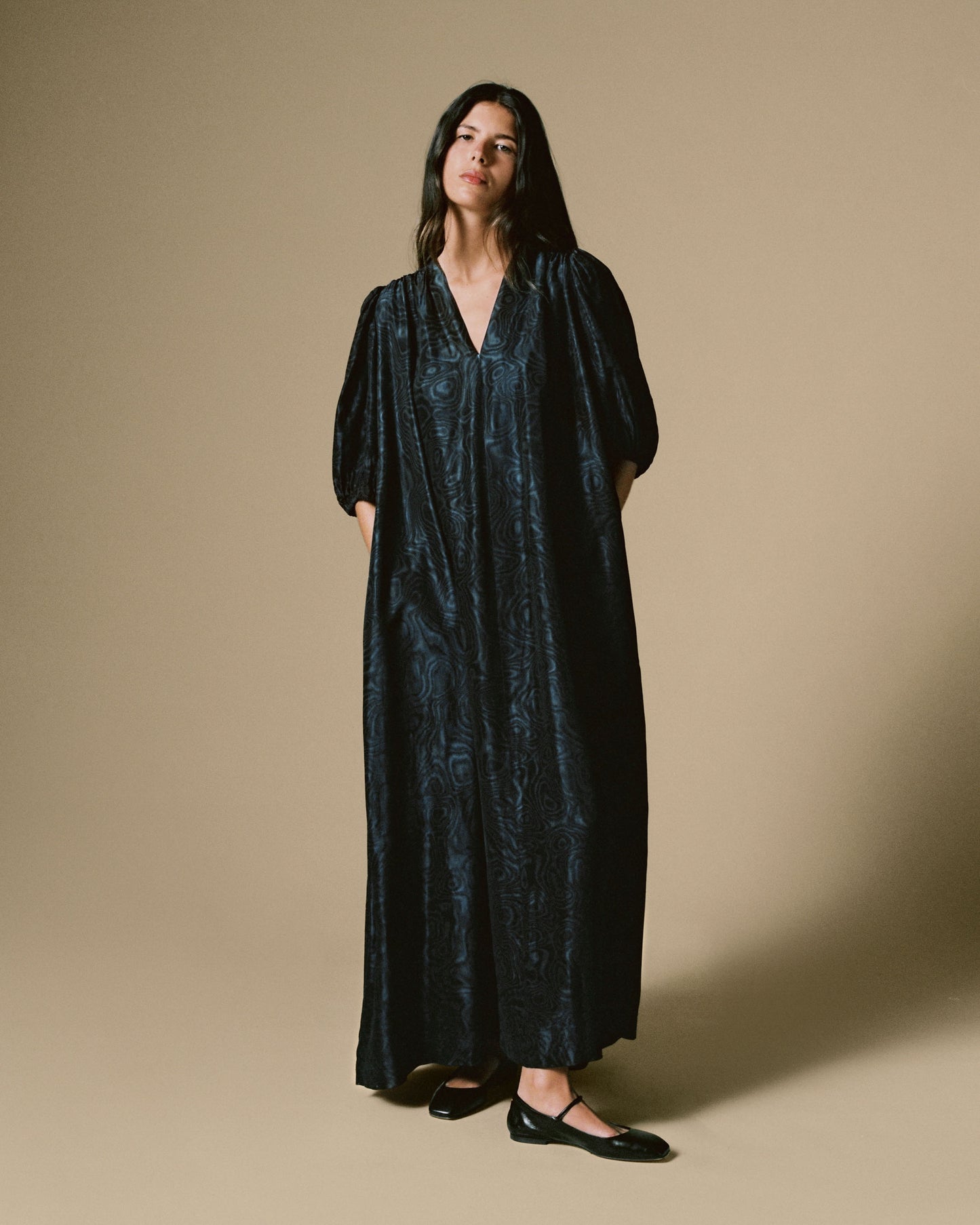 FALLON-robe-saintlaurentrivegauche-noir-bleu-satin-vintage-luxe-rare-mode-collection-femme00006