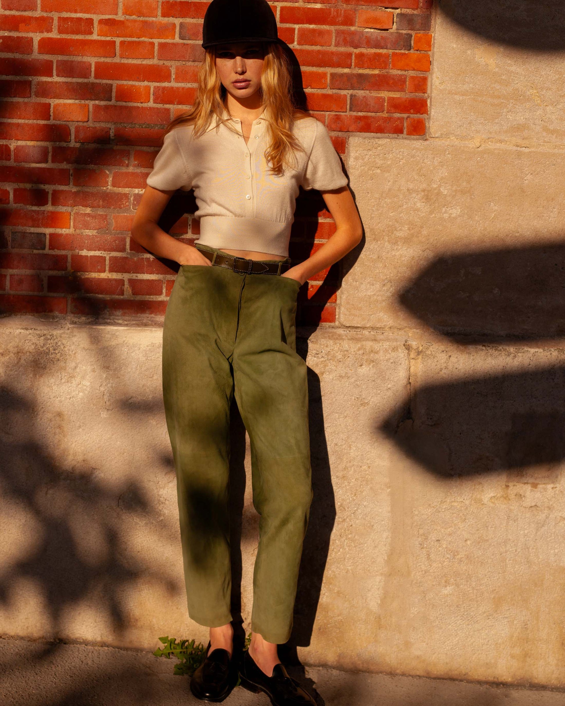 FALLON-trousers-ALAIA-kaki-green-leather-1990s-vintage-women-luxury-clothing-rare-fashion-curated-art-collection00002