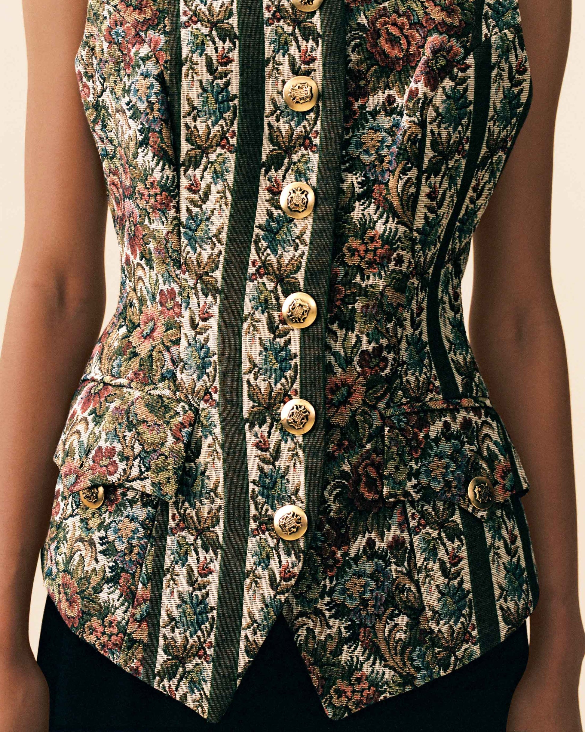 FALLON-vest-dolcegabbana-jacquard-coton-vintage-women-luxury-clothing-rare-fashion-curated-art-collection