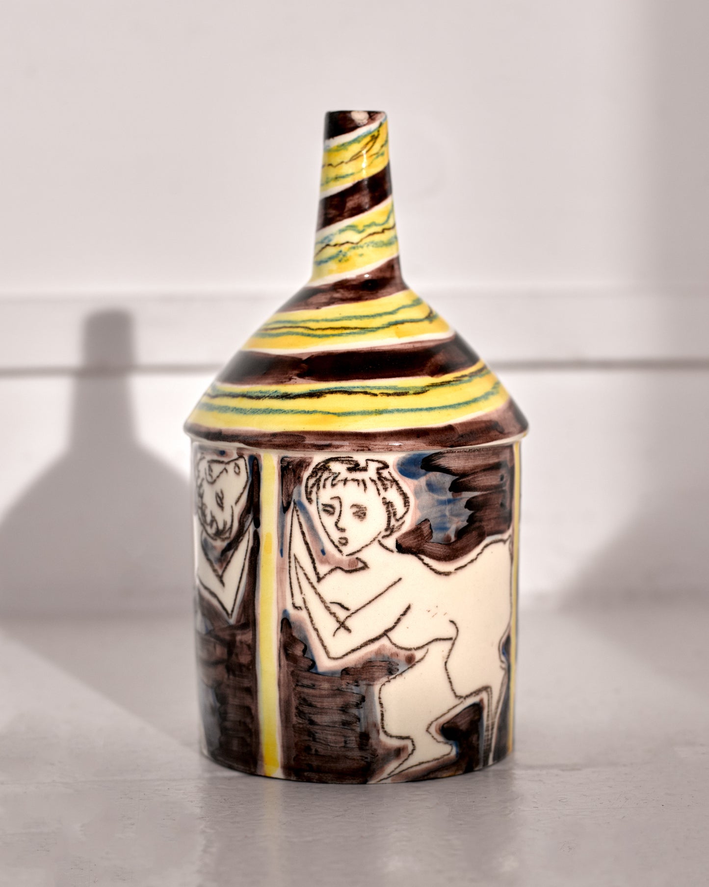 Vase Marcello Fantoni jaune en ceramique et Décor figuratif 1