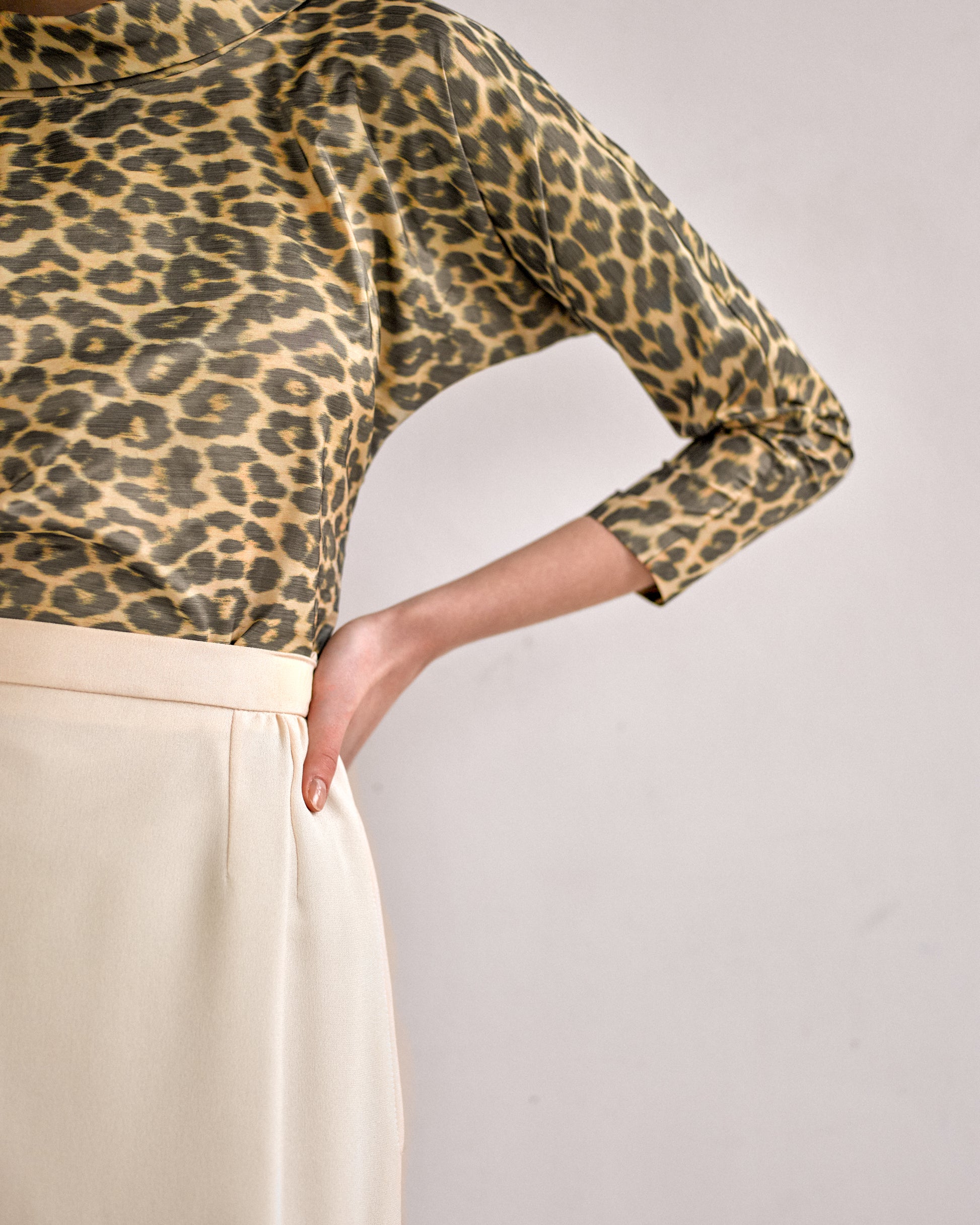 blouse vintage hermès leopard en soie