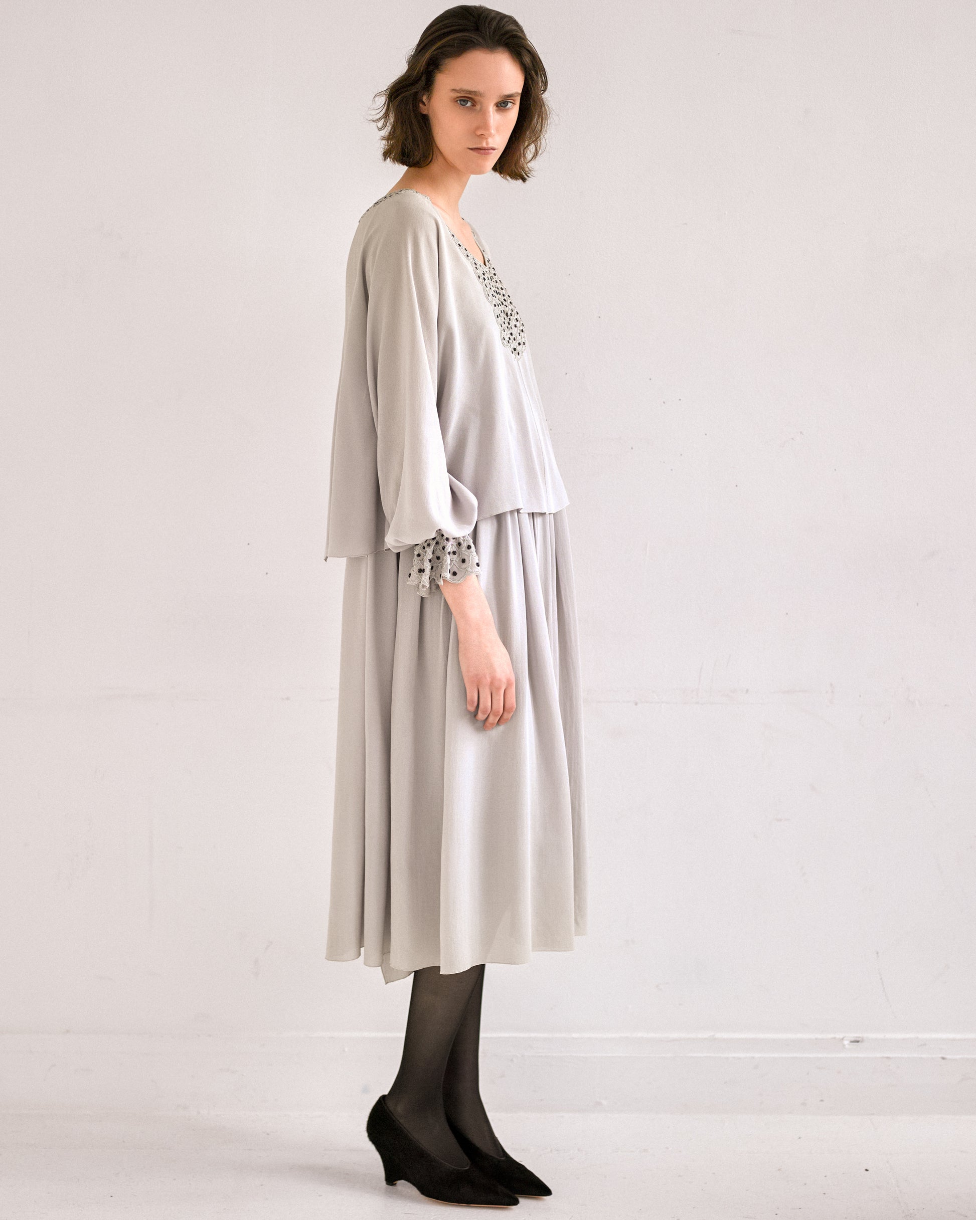 robe vintage Chloé par karl Lagerfeld  en soie grise 