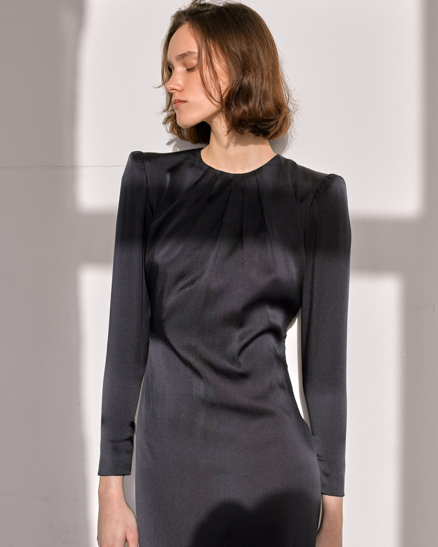 Robe givenchy couture en soie avec épaulettes