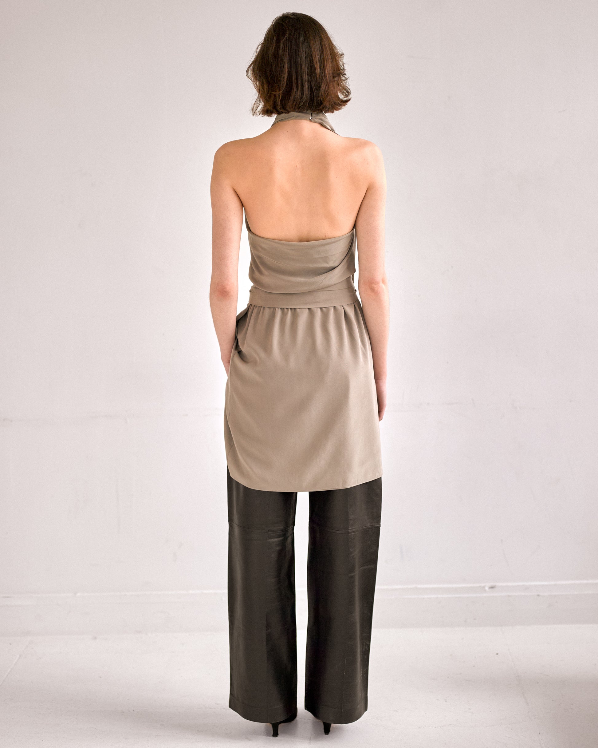 robe vintage gucci resort 2010 en soie grise 